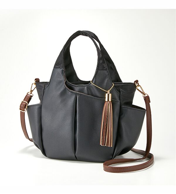 BELLUNA（ベルーナ）の「１０ポケット２ＷＡＹ柔らか軽量手提げ（ハンドバッグ）」｜黒