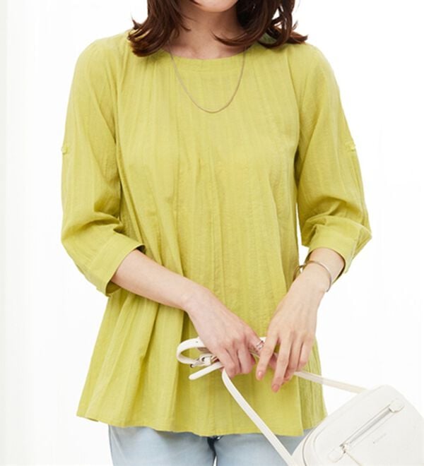 BELLUNA（ベルーナ）の「【店舗・ネット限定】シャドーストライプ素材タック使いブラウス（ブラウス）」｜イエロー