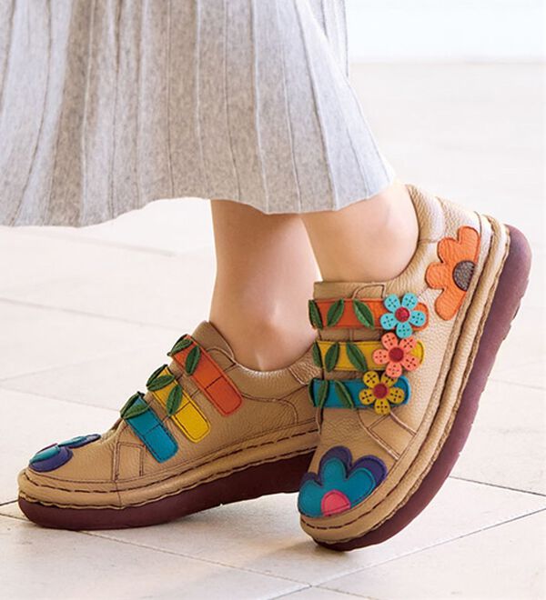 BELLUNA（ベルーナ）の「＜エスタシオン＞幅広牛革フラワーシューズ（フラットシューズ）」｜詳細画像