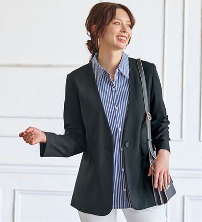 BELLUNA（ベルーナ）の「＜楽スタフィット＞ノーカラージャケット（ノーカラージャケット）」