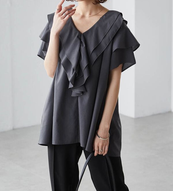 ビッグカラーフリルハーフスリーブブラウス - ベルーナ【公式】