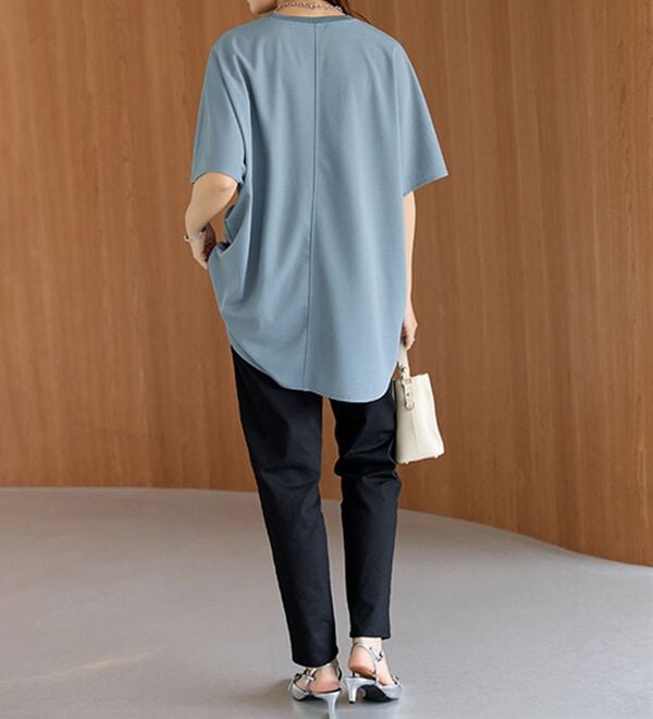 BELLUNA（ベルーナ）の「【接触冷感】Ｔシャツ感覚なのにきちんとブラウス見え！半袖プルオーバー（カットソー）」｜詳細画像