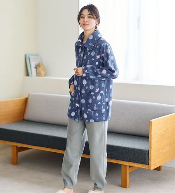 LAVIENNE（ラヴィエンヌ）の「【首元までぬくぬく】ソフトでかるぽかフリースハイネックパジャマ（パジャマ・ルームウェア）」｜ネイビー北欧