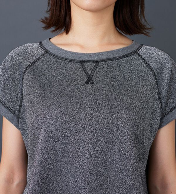 BELLUNA（ベルーナ）の「ラメ入り裏毛素材プルオーバー（カットソー）」｜詳細画像