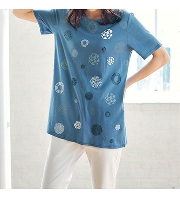 BELLUNA（ベルーナ）の「綿・テンセル（ＴＭ）繊維ロング丈プリントＴシャツ（Tシャツ）」｜詳細画像