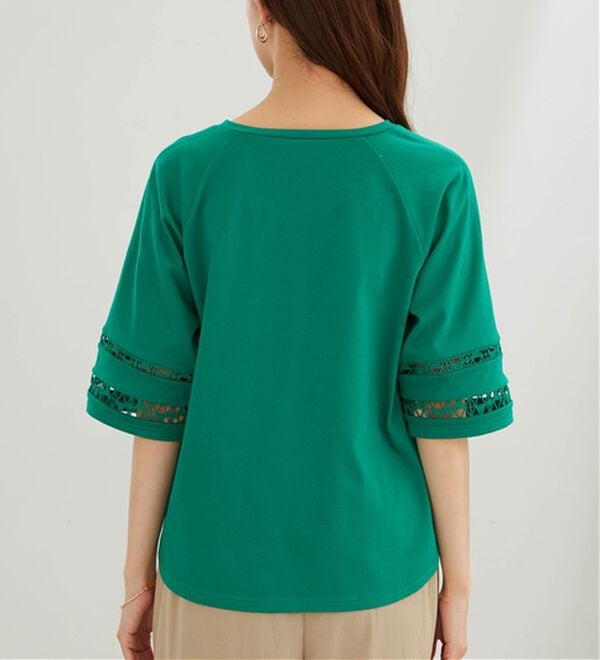 BELLUNA（ベルーナ）の「衿＆袖ハシゴレース使いプルオーバー（カットソー）」｜詳細画像