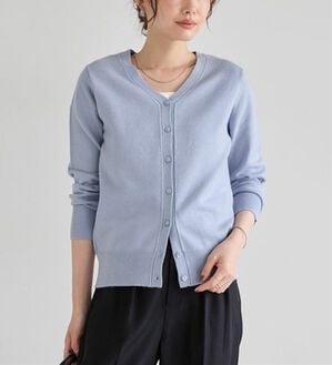 Pierrot（ピエロ）の「ふんわり質感プレミアムカシミヤタッチカーディガン（ニットカーディガン）」｜スモークブルー