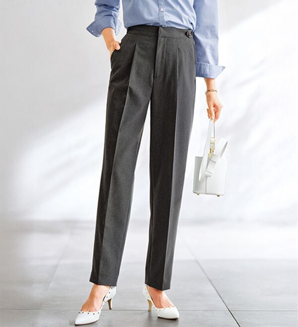 BELLUNA（ベルーナ）の「こっそりおなかがラクラク！ボタン使いウエスト調整テーパードパンツ（テーパードパンツ）」｜杢グレー