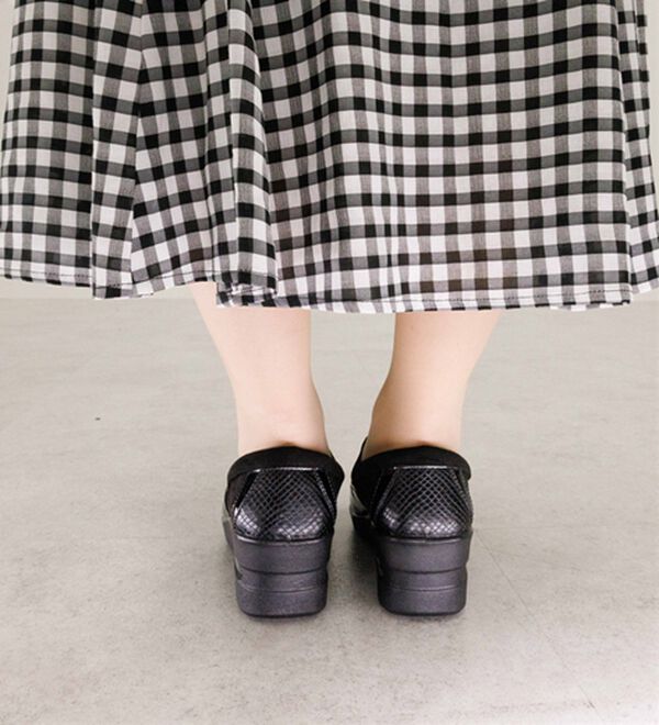 BELLUNA（ベルーナ）の「サイドゴアエアソールシューズ（スリッポン）」｜詳細画像