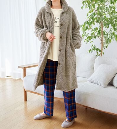 LAVIENNE（ラヴィエンヌ）の「もこもこダイヤフリースガウン（パジャマ・ルームウェア）」