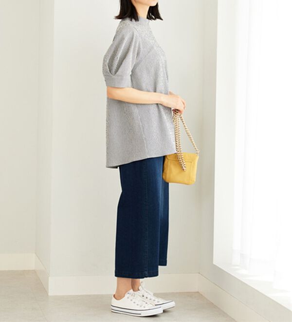 BELLUNA（ベルーナ）の「サッカー素材後ろボタンデザインブラウス（ブラウス）」｜詳細画像