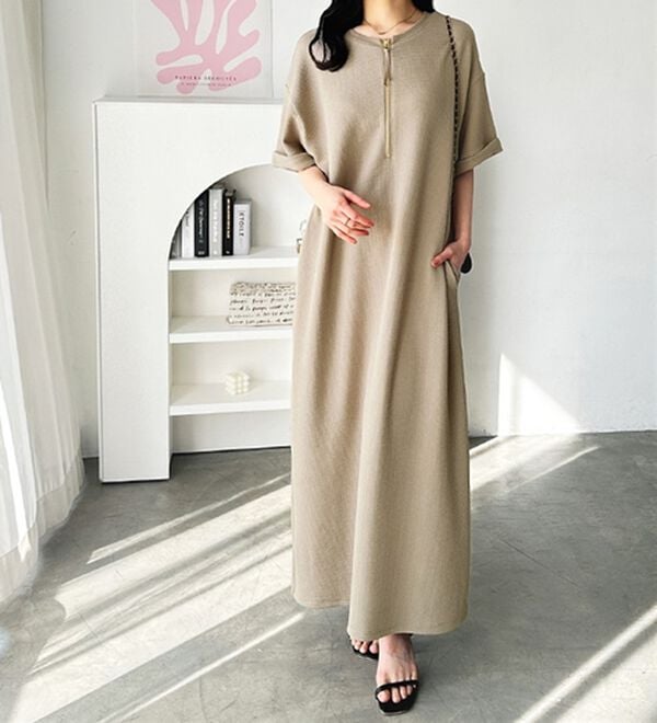 GeeRA（ジーラ）の「【ひんやり/着痩せ】ハーフジップ大人Ｔシャツワンピース（カットソーワンピース）」｜詳細画像