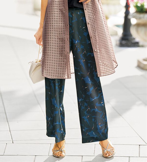 BELLUNA（ベルーナ）の「トレンド感が薫る！ポケット付ワイドパンツ（ワイドパンツ・ガウチョ）」｜ネイビー系幾何柄