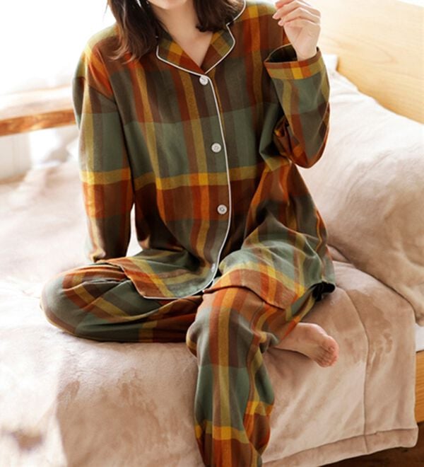 LAVIENNE（ラヴィエンヌ）の「綿１００％ふんわり暖か微起毛パジャマ（パジャマ・ルームウェア）」｜詳細画像