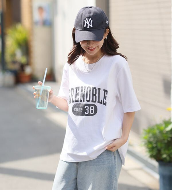 A HAPPY MARILYN（アハッピーマリリン）の「【Ｍ～８Ｌ】【接触冷感・ＵＶ対策】カレッジプリント裾ラウンドＴシャツ（Tシャツ）」｜詳細画像