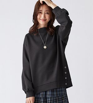 BELLUNA（ベルーナ）の「裾ボタン使いスタンドネックプルオーバー（カットソー）」｜詳細画像