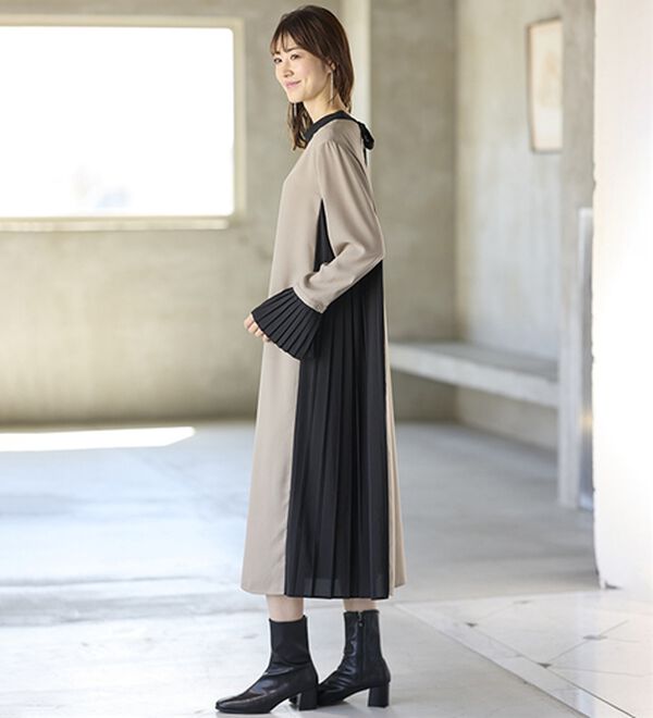 BELLUNA（ベルーナ）の「大人のモノトーンを着こなす配色プリーツワンピース（その他ワンピース）」｜詳細画像