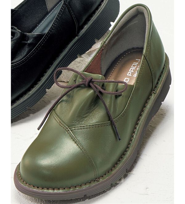 BELLUNA（ベルーナ）の「５Ｅ幅広ギャザーデザイン牛革シューズ（スリッポン）」｜カーキ