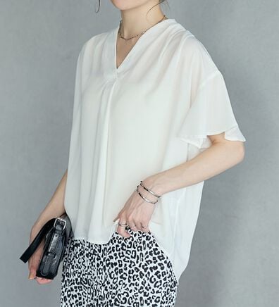 GeeRA（ジーラ）の「サラサラ涼しい！着やせも叶うフレアー袖ブラウス（ブラウス）」