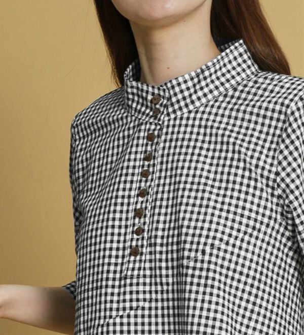 BELLUNA（ベルーナ）の「綿１００％スラブ素材スタンド衿切替ブラウス（ブラウス）」｜詳細画像