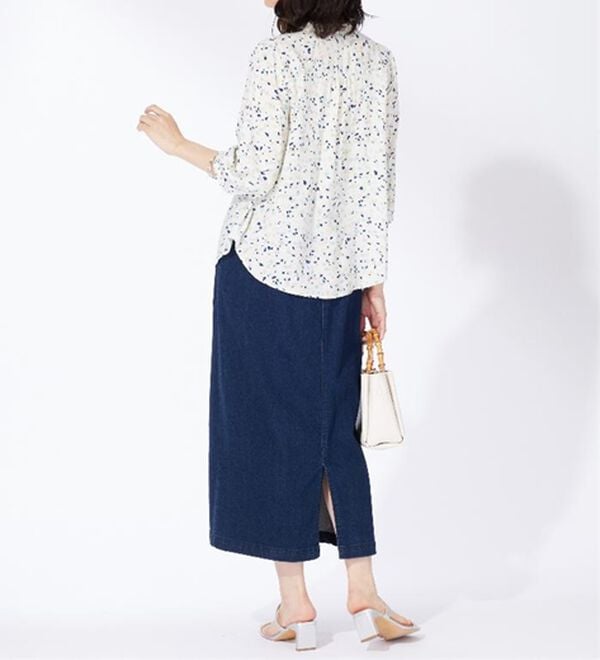 BELLUNA（ベルーナ）の「レーヨン素材ギャザー使いプリントブラウス（ブラウス）」｜詳細画像