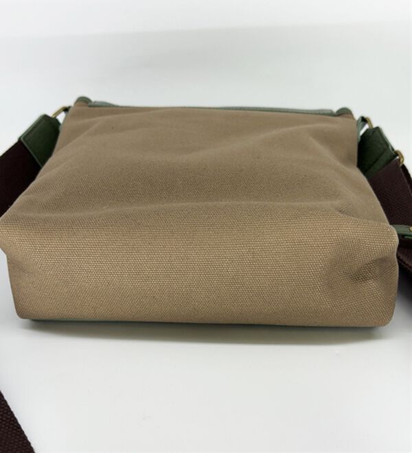 「＜ゴールデンベア＞イタリアンレザーフラップショルダー（メンズショルダーバッグ）」｜詳細画像