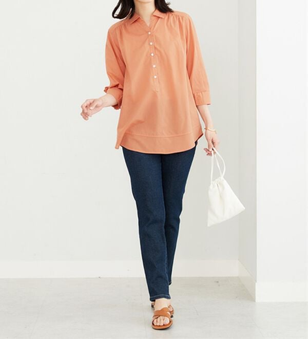 BELLUNA（ベルーナ）の「【シワになりにくい】サラリ快適！ギャザー使いシャツチュニック（チュニック）」｜詳細画像