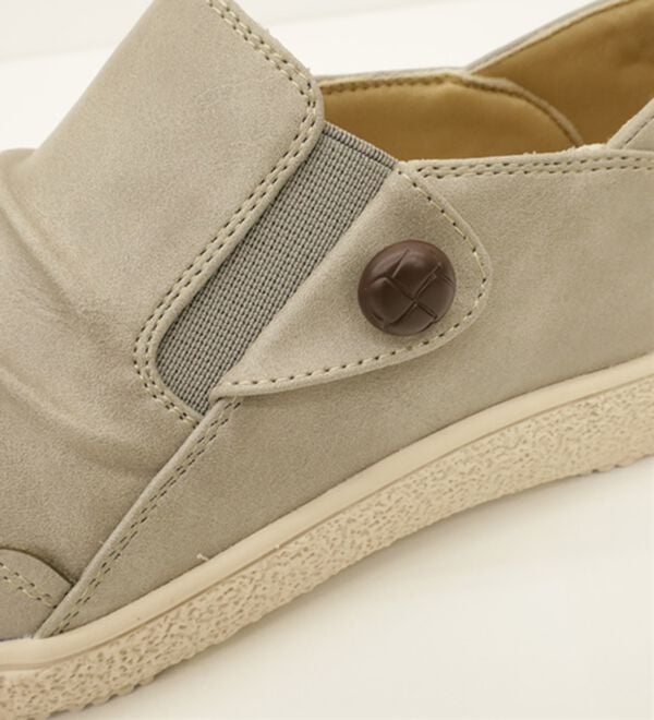 BELLUNA（ベルーナ）の「＜ｍｏｚ＞くるみボタンギャザースリッポン（スリッポン）」｜詳細画像