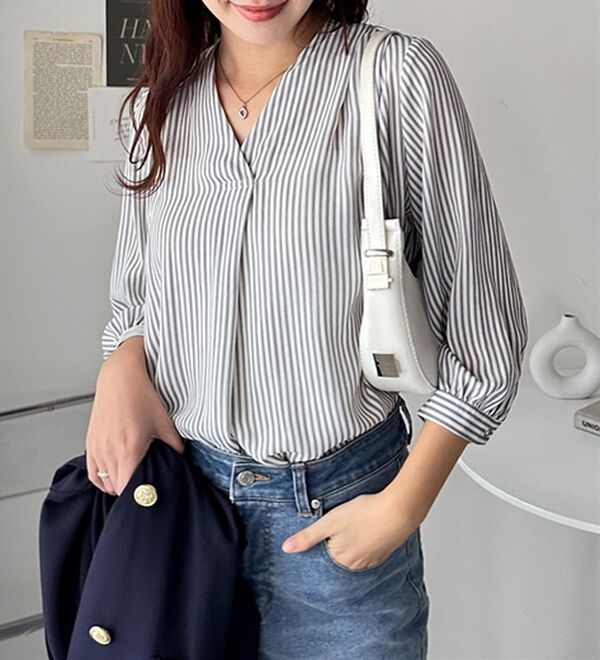 GeeRA（ジーラ）の「シルエットきれい！上品7分袖デザインブラウス（ブラウス）」｜詳細画像