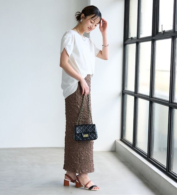 BELLUNA（ベルーナ）の「華奢見せ！後ろ美人デザインプルオーバー（カットソー）」｜詳細画像