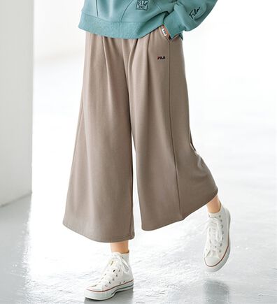 BELLUNA（ベルーナ）の「＜ＦＩＬＡ＞裏シャギータック使いガウチョパンツ（ワイドパンツ・ガウチョ）」