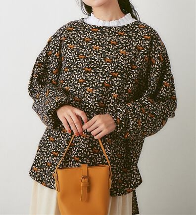Viola e Viola（ヴィオラ エ ヴィオラ）の「総柄プリントブラウス（ブラウス）」