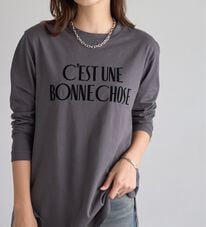 BELLUNA（ベルーナ）の「綿１００％素材フロッキーロゴ長袖Ｔシャツ（Tシャツ）」