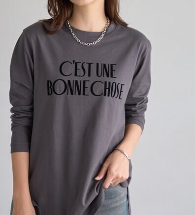 BELLUNA（ベルーナ）の「綿１００％素材フロッキーロゴ長袖Ｔシャツ（Tシャツ）」