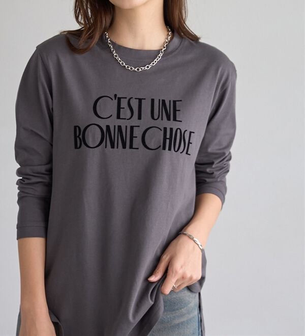 BELLUNA（ベルーナ）の「綿１００％素材フロッキーロゴ長袖Ｔシャツ（Tシャツ）」｜詳細画像