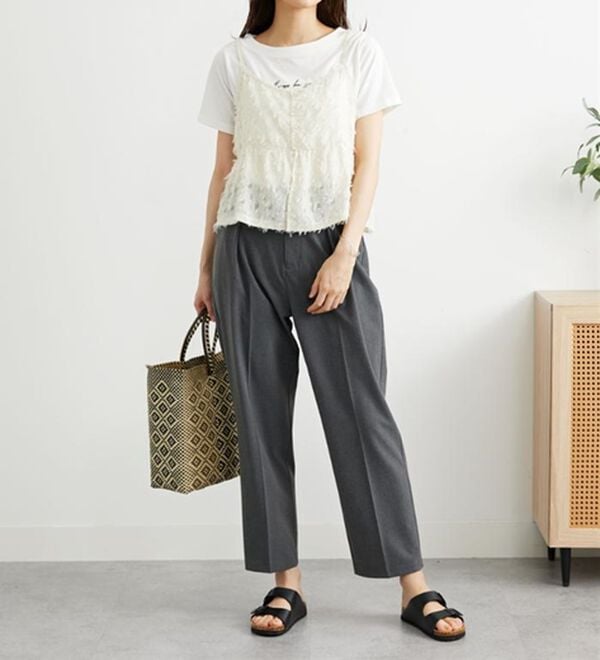 BELLUNA（ベルーナ）の「シフォン素材フェザービスチェ（タンクトップ・キャミソール）」｜詳細画像