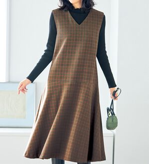 VINNO（ヴィノ）の「きれいめ裾フレアージャンパースカート（ジャンパースカート）」｜詳細画像