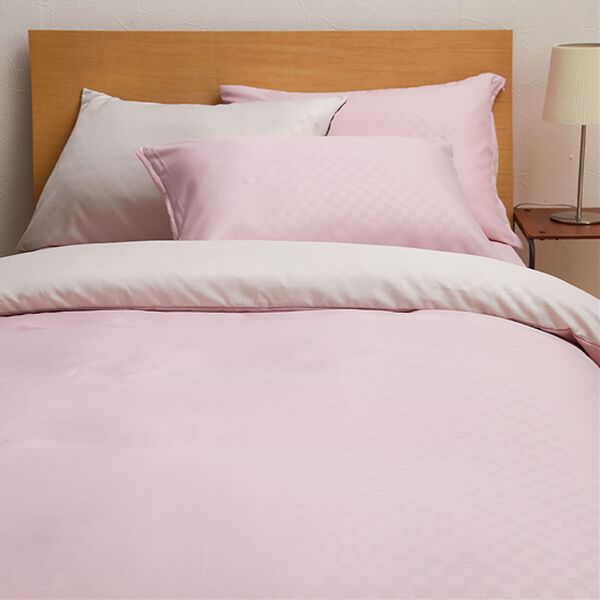 iellio（イエリオ）の「ホテルテイストリバーシブル布団カバーリング＜掛布団カバー・フィットシーツ・ボックスシーツ・枕カバー・１年中快適＞（敷布団カバー・シーツ）」｜ピンク