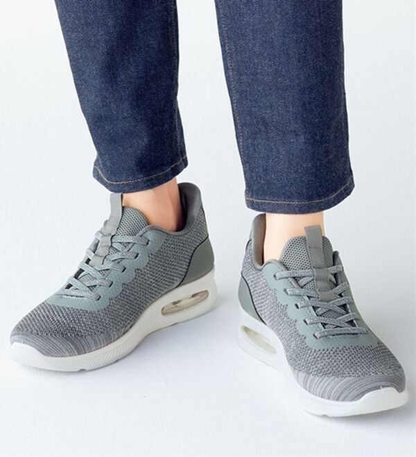 ルフラン（ルフラン）の「＜ラシーナコンフォート＞立ったまま履ける４Ｅエアソールニットスニーカー（スニーカー）」｜グレー