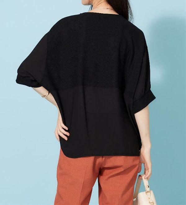 BELLUNA（ベルーナ）の「&ldquo;2点セット&rdquo;ネックレス付！異素材裾タックプルオーバー（カットソー）」｜詳細画像