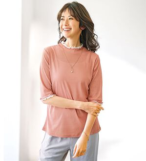 BELLUNA（ベルーナ）の「シアー素材重ね着風フリル衿プルオーバー（カットソー）」｜ピンク&times;オフ白