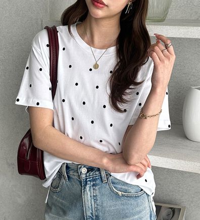 GeeRA（ジーラ）の「綿１００％ドット刺しゅうシルケットＴシャツ（Tシャツ）」