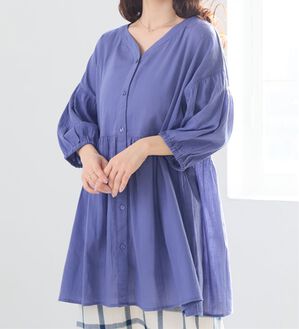 A HAPPY MARILYN（アハッピーマリリン）の「【Ｌ～６Ｌ】【風通るプレミアム】綿・楊柳、七分袖ウエストギャザーブラウス。（ブラウス）」｜スモークブルー