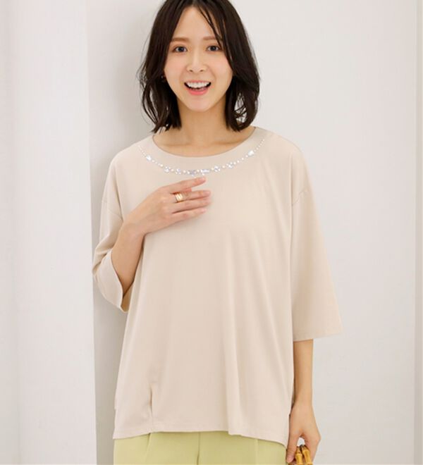 BELLUNA（ベルーナ）の「ビジュー使いドルマンプルオーバー（カットソー）」｜詳細画像