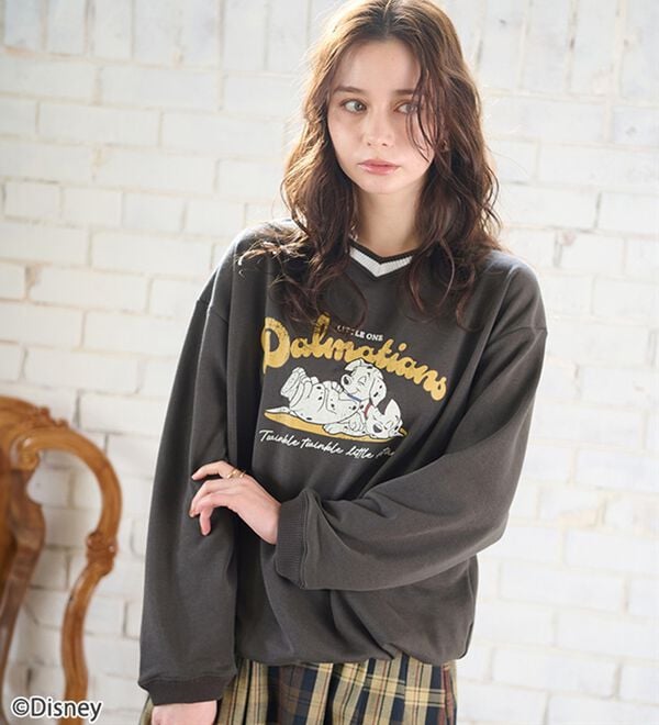 BELLUNA（ベルーナ）の「＜Ｄｉｓｎｅｙ＞【１０１匹わんちゃん】裏毛Ｖネックトレーナー（カットソー）」｜詳細画像