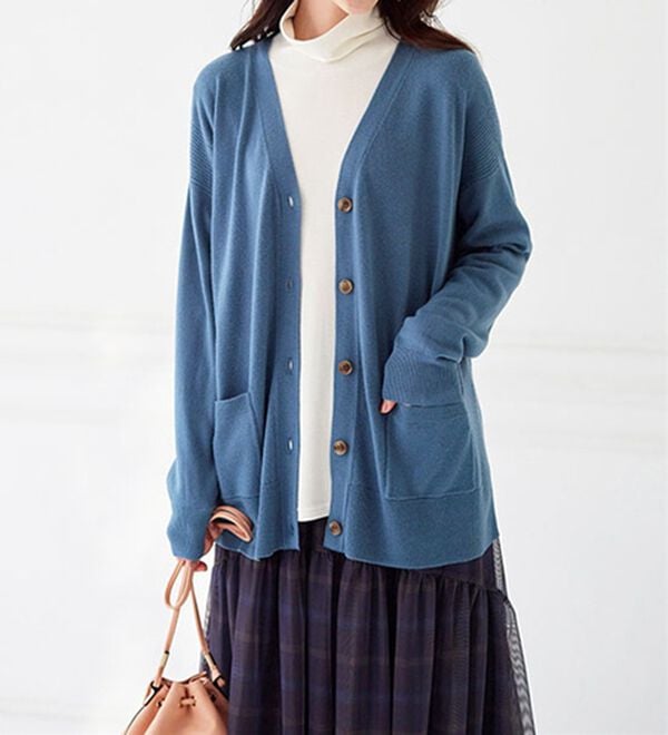 BELLUNA（ベルーナ）の「うっとりなめらか素材ハイネックプルオーバー（カットソー）」｜詳細画像