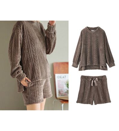 YU'NOW（ユナウ）の「【上下２点セット】ケーブル風フリースルームウェア＆ショートパンツセット（パジャマ・ルームウェア）」