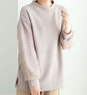 BELLUNA（ベルーナ）の「袖チュール使いハイネックプルオーバー（カットソー）」｜ベージュ