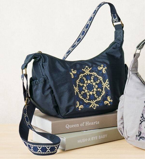 「ペイズリー刺繍のショルダーバッグ（ショルダーバッグ）」｜ダークネイビー