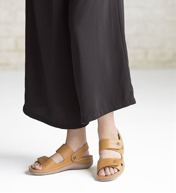 ルフラン（ルフラン）の「幅が調節できる２ＷＡＹベルトサンダル＜ラシーナコンフォート＞（サンダル・ミュール）」｜詳細画像